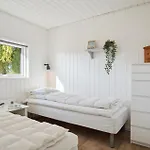 בית נופש 4 Bedroom In *