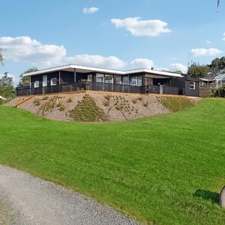 4 Bedroom In