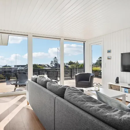 Feriehus 4 Bedroom In *